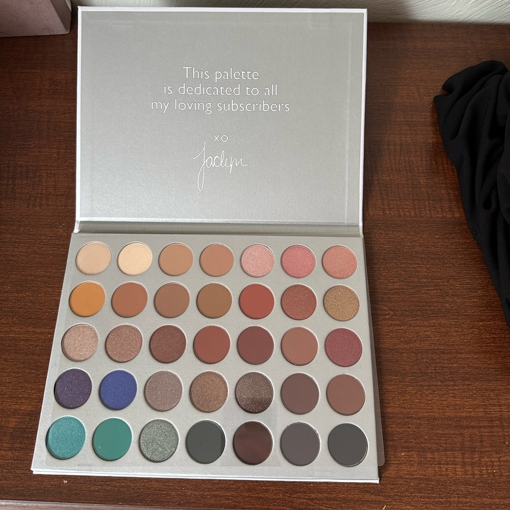 Morphe x Jaclyn Hill - The Jaclyn Hill Palette New! Eyeshadow palette